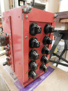 switchboard-kg14-1804-03.jpg (289022 bytes)