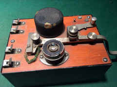 key-buzzer-1711-04.jpg (306737 bytes)