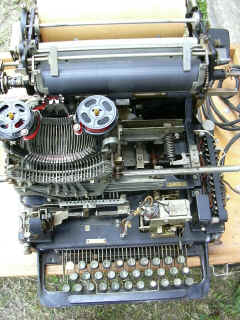 Model 15 inside.JPG (817664 bytes)