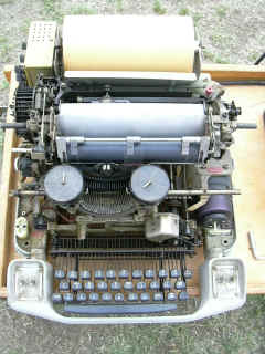 TT-98 inside.JPG (755163 bytes)