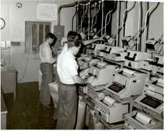 Guam Communications Station 224.jpg (605305 bytes)